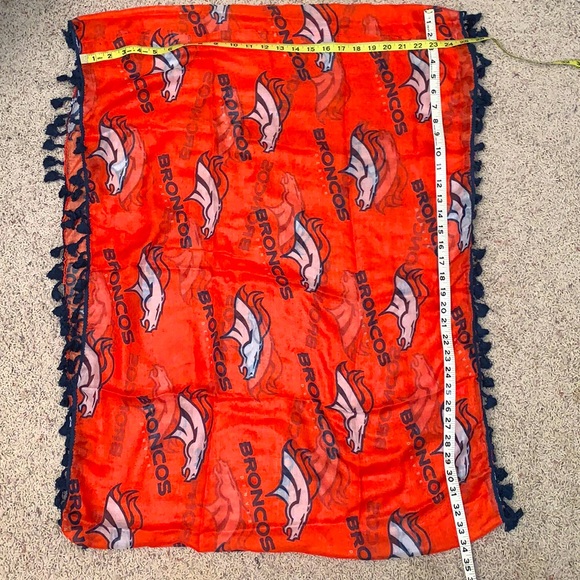 ⭐️NWT🏈NFL Denver BRONCOS Infinity Scarf with Fringe🐴 - Picture 4 of 7